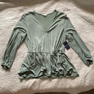 Sage green blouse! Super soft! size M